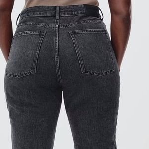 Everlane Curvy 90s Cheeky Straight Jean in Washed Black (Ankle Length)